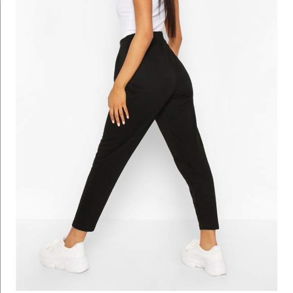 Cream Pleated Jogger 🔥 - Picture 2 of 4